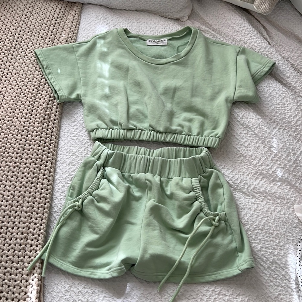 2-piece set
